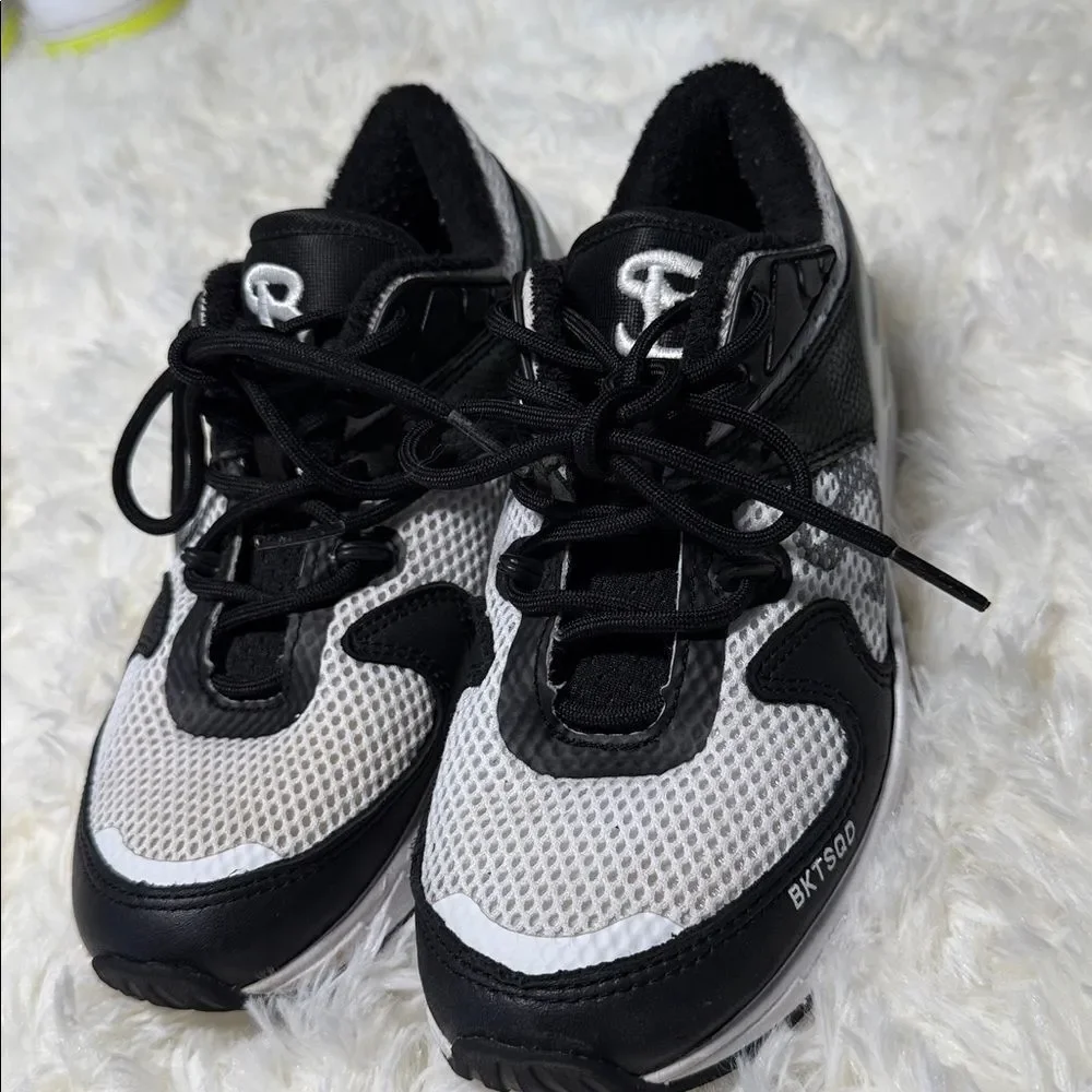 SoleSavy Black and white Sneakers